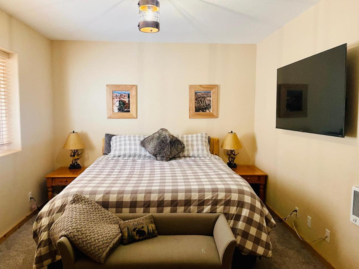 Adventure Awaits 3King Bed,2Bath Log Cabin In Heart Of Duck Creek Village! Exteriér fotografie